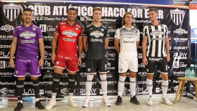 El Instituto del Deporte y Lotería Chaqueña acompañaron la presentación del plantel y la camiseta de Chaco For Ever