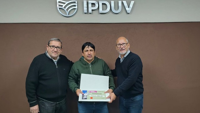 EL IPDUV ENTREG&Oacute; EL CERTIFICADO DE CANCELACI&Oacute;N DE DEUDA AL GANADOR DEL QUINTO SORTEO EST&Iacute;MULO