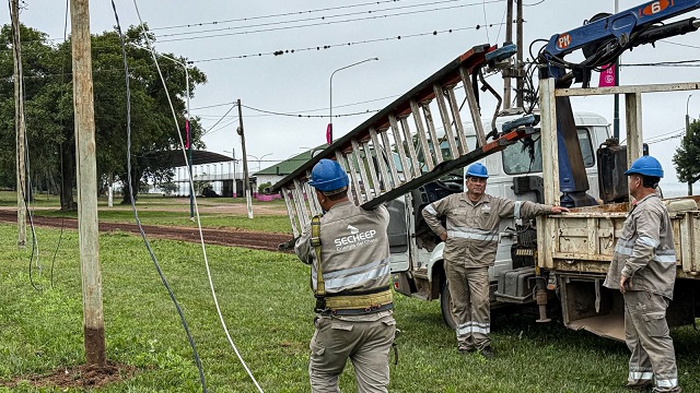 ISLA DEL CERRITO: SECHEEP REFUERZA EL SERVICIO EL&Eacute;CTRICO Y RENUEVA EL ALUMBRADO PARA EL TORNEO DEL DORADO