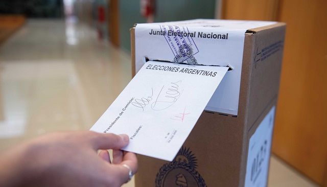 PASO RECORD: La Justicia Electoral oficializó 27 fórmulas para presidente y vice