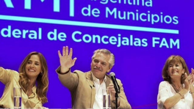 Alberto Fernández dijo que "desprecia" al FMI y que "nadie está feliz" con el acuerdo, aunque lo defendió