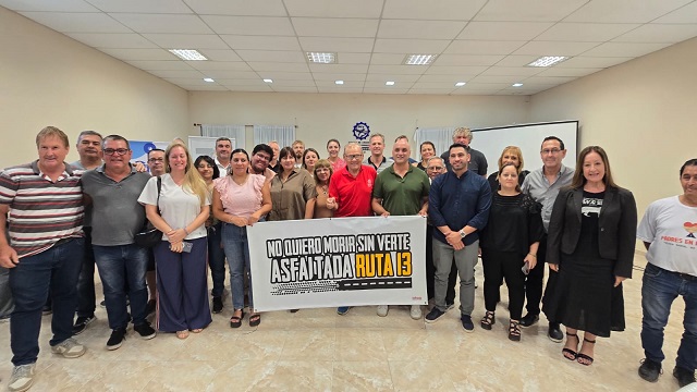 Petitorio por el cumplimiento del hist&oacute;rico lema: "No Quiero Morir sin verte asfaltada Ruta 13"