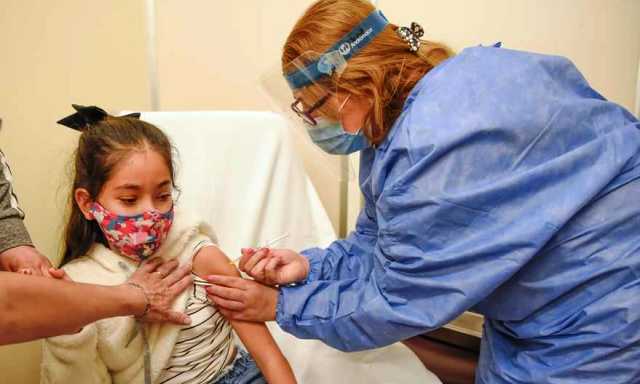 Desde Epidemiología ya planifican la vacunación contra COVID-19 en niños y aclaran que “no va a ser requisito para ingresar a la escuela”