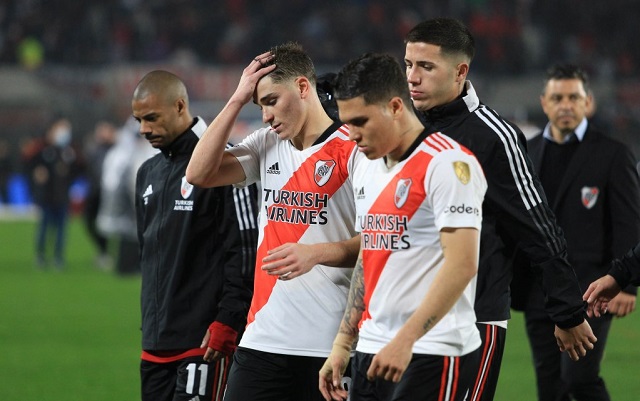 River se despidió de la Copa Libertadores: igualó con Vélez en una noche polémica con el VAR como protagonista