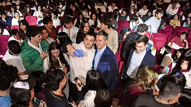 ”Programón: El Gobierno Provincial y Coca Cola lanzaron programa que brinda herramientas a jóvenes para sus primeros empleos 