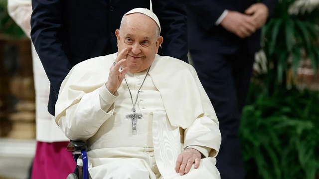 El Papa dijo que Ucrania debe tener "el coraje de izar la bandera blanca y negociar"