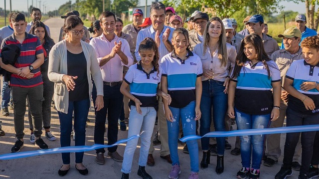 Capitanich inauguró obras viales en Laguna Blanca: "Implica la cobertura de más del 80% de pavimento en la localidad"