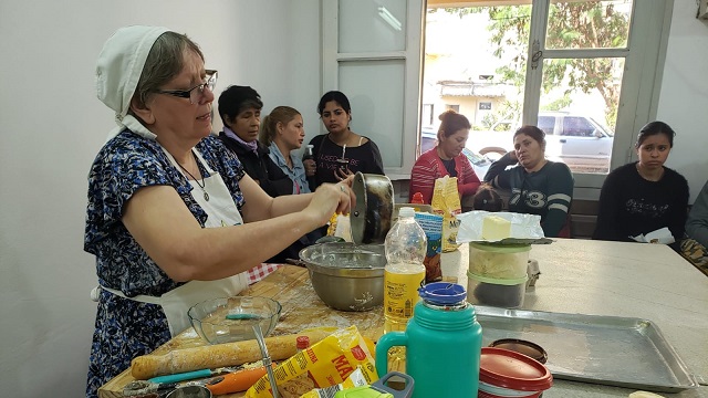 Nuevo taller de cocina para celiacos: Alfajores para el Dia del Padre 