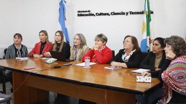 La Ministra Naidenoff anunció la puesta en marcha del Programa Escuelas Alfa en Red 