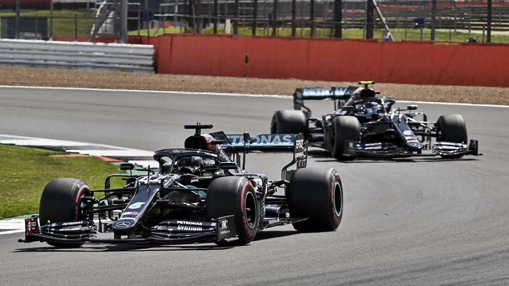 Hamilton logró la "pole" y largará adelante en el Gran Premio de España
