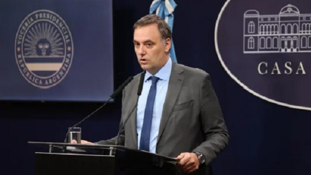 El Gobierno afirmó que la reforma laboral no tocará la ley de empleo público