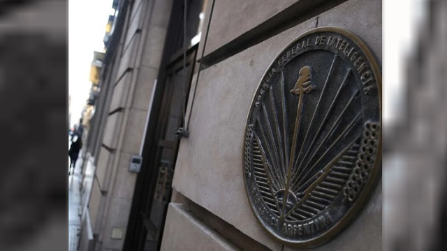 Milei ordenó la disolución de la Agencia Federal de Inteligencia y reflota la SIDE