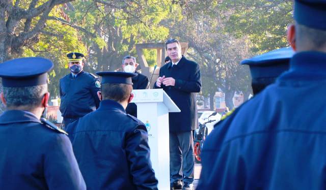 Capitanich encabezó el Acto de Ascensos y anunció aumentos salariales para la Policía del Chaco: “Es un orgullo y un reconocimiento por su esfuerzo, Trabajo y Compromiso”