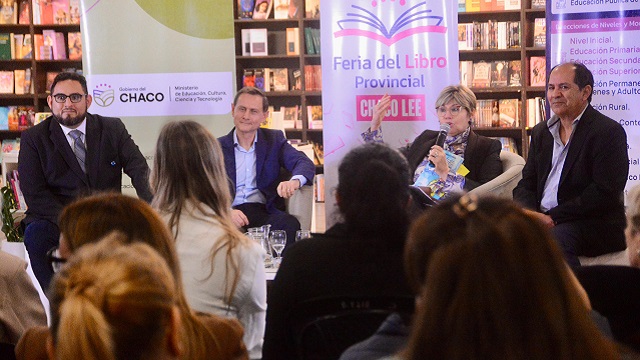 Educación presentó la Olimpiada Provincial Historia de Malvinas en la Feria del Libro  