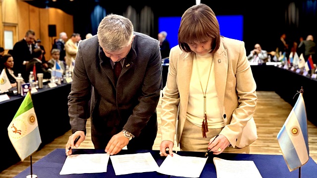 Chaco presente en Consejo de Seguridad Interior: Matkovich firmó convenios claves con la Ministra Bullrich 