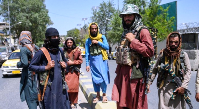 Los talibanes anuncian una amnistía y piden a las mujeres sumarse al Gobierno