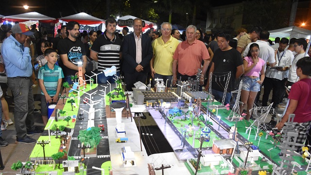 PAPP DESTACÓ LA IMPORTANCIA DE LA EDUCACIÓN TÉCNICA EN LA EXPO 2025 REALIZADA FRENTE A LA PLAZA CENTRAL