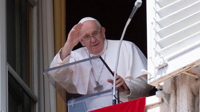 En su cumpleaños 86, el Papa agradeció a quienes trabajan por los pobres: "Nadie puede salvarse solo"