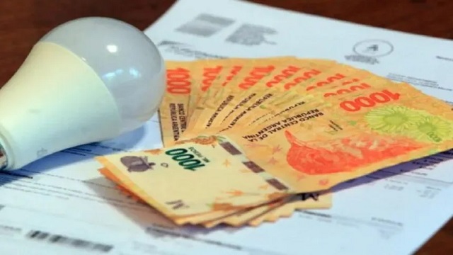 El Gobierno amplió el consumo subsidiado de luz a usuarios que no tienen acceso al gas