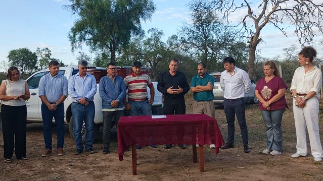 EL SAUZALITO: “LOS MELEROS” RECIBIERON UN VEHÍCULO PARA FORTALECER EL TRABAJO Y LA COMERCIALIZACIÓN DE MIEL ORGÁNICA