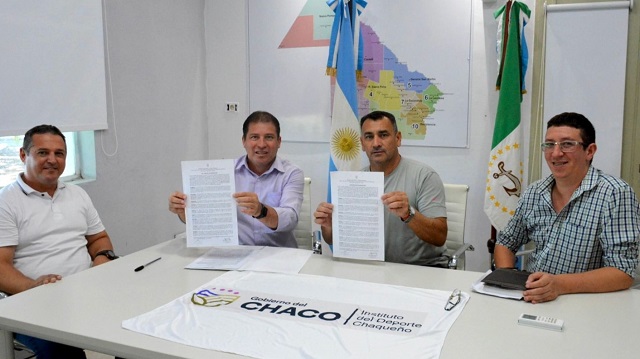 Firma de convenio entre Presidencia Roca y el Instituto del Deporte Chaqueño 
