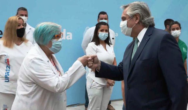 Alberto Fernández anunció que se otorgará un bono de $6.500 al personal de Salud durante tres meses