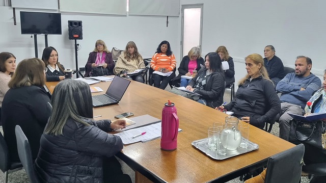Educación avanza en el ordenamiento de las POF de Escuelas Secundarias para fortalecer la organización del sistema y los próximos concursos Docentes