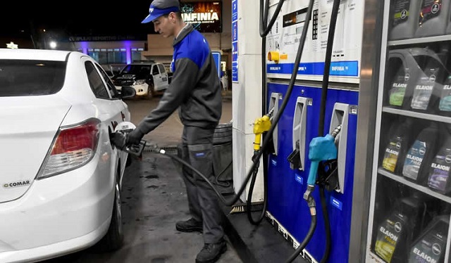 YPF anunció desde medianoche un aumento de 7,5% , en promedio, para combustibles y gasoil