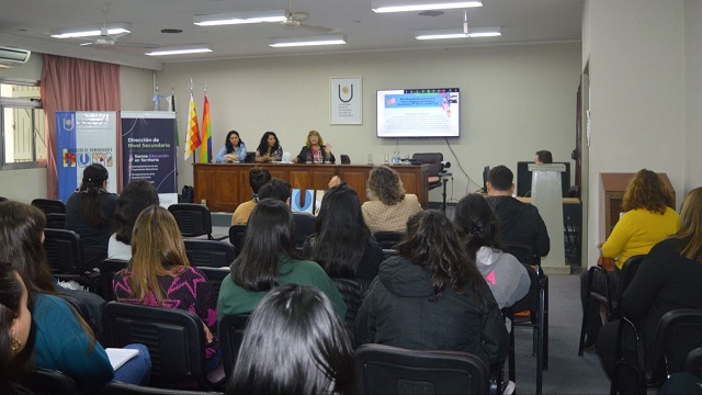 Educación: Ante futuros Docentes, la dirección de nivel secundario expuso los desafíos en el nivel y las acciones de políticas Educativas 