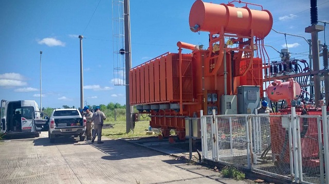 Operativo de reemplazo de transformador en Quitilipi: Servicio eléctrico garantizado