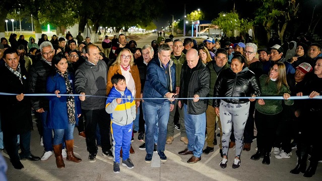 CAMPO LARGO: ZDERO INAUGUR&Oacute; NUEVAS CUADRAS DE PAVIMENTO URBANO Y DESTAC&Oacute; EL CRECIMIENTO DE LA LOCALIDAD