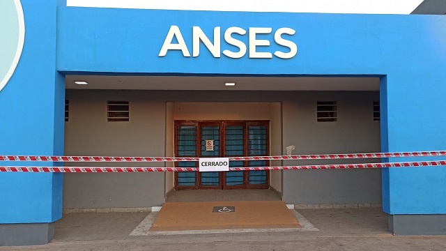 El gobierno Nacional cierra 6 oficinas de ANSES Chaco
