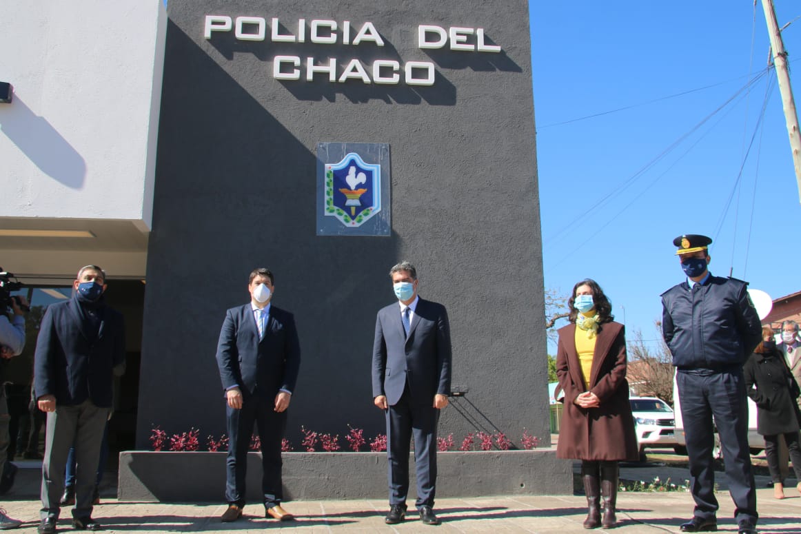 Machagai: El Gobernador inauguró la Comisaría "Sargento Primero Postmorten Santo León Medina”