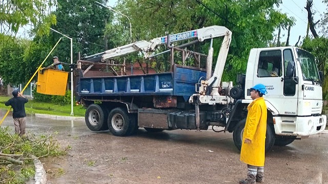 Intenso trabajo de Secheep para reestablecer el servicio eléctrico afectado por la tormenta 