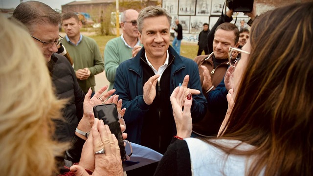 TERMINÓ LA ESPERA EN TRES ISLETAS: LLEGA EL PAVIMENTO A UNA DE LAS AVENIDAS MÁS IMPORTANTES DE LA CIUDAD