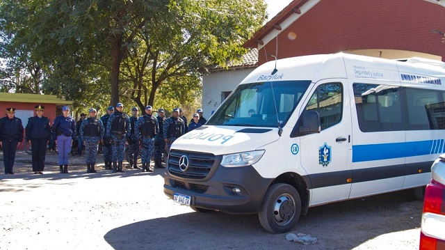El Gobierno Provincial entrego móviles a la Policía en el interior y habilito la Unidad Hospitalaria en San Martin 