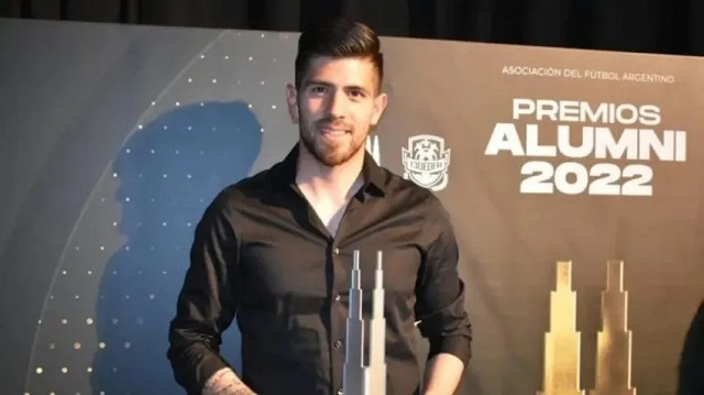 Agustín Rossi ganó el Premio Alumni al mejor jugador del año en la Argentina y habló de su futuro en Boca