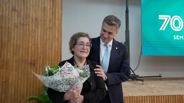 DE ALUMNO A GOBERNADOR: ZDERO VOLVI&Oacute; A F&Aacute;TIMA PARA CELEBRAR 70 A&Ntilde;OS DE HISTORIA Y DEJ&Oacute; INAUGURADO UN NUEVO SUM