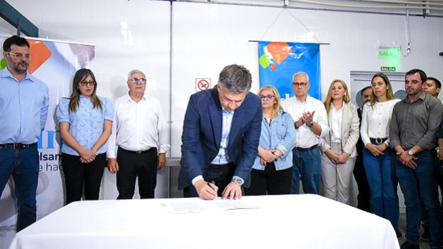 Otro Logro: Zdero reactiva con articulación e inversión privada la Fábrica de Chacinados en Hermoso Campo 