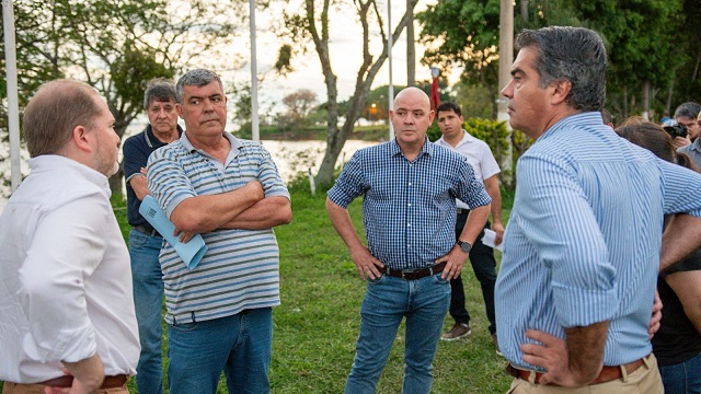 Isla del Cerrito: Capitanich supervisó la obra de desagües cloacales y coordinó un plan de prevención ante la crecida del río Paraná