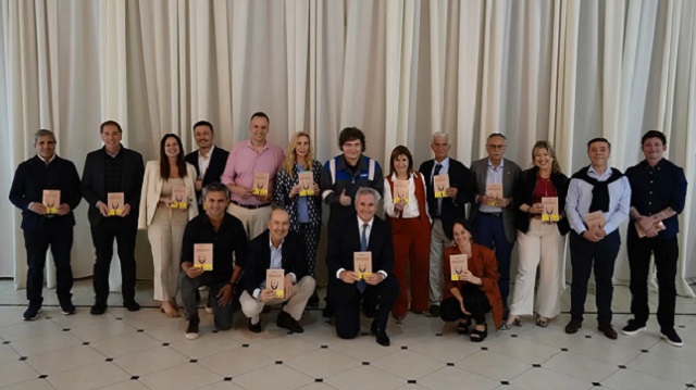 Sin detallar montos, el Gobierno oficializ&oacute; el aumento de sueldos para los funcionarios