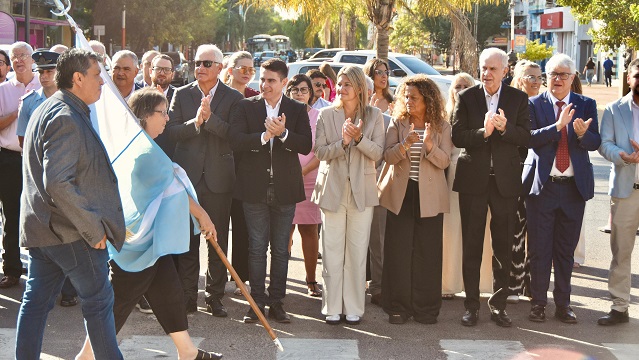RESISTENCIA HONR&Oacute; SU HISTORIA CON IZAMIENTOS Y CELEBRA 148 A&Ntilde;OS DE IDENTIDAD Y  RA&Iacute;CES