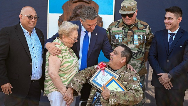 Acto Oficial por el 2 de Abril: &ldquo;Malvinas es una causa de todos&rdquo; expres&oacute; Zdero