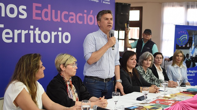 Desde Tres Isletas, Zdero puso en marcha el programa “Somos Educación en Territorio"