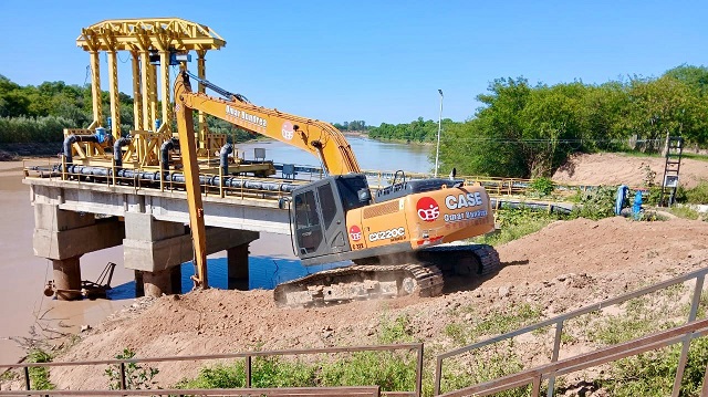 OPTIMIZANDO EL SERVICIO: SAMEEP REALIZÓ LA LIMPIEZA DE TOMA DE AGUA CRUDA DEL RÍO BERMEJO Y DE PRESEDIMENTADORES EN PRESIDENCIA ROCA