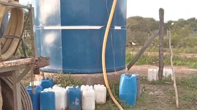 El Municipio continúa con el operativo especial de distribución de agua potable 