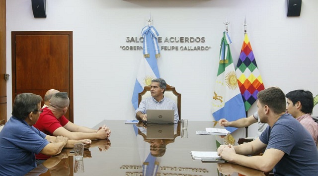 El Gobierno y Remiseros “Chaco-Corrientes” conformaron una mesa de trabajo para mejorar el servicio post pandemia 