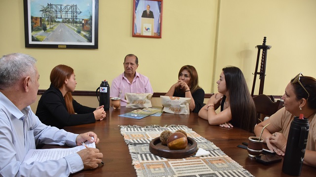 El Intendente Adalberto Papp recibió a Emilce de Arriba e Ivón Romero