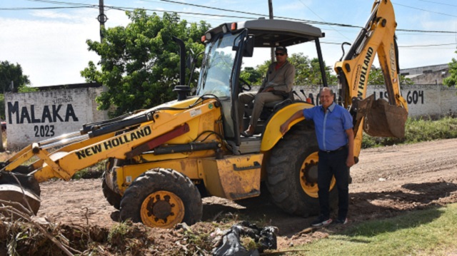 EL INTENDENTE ADALBERTO PAPP DESTAC&Oacute; LOS TRABAJOS DE LIMPIEZA Y PERFILADO EN CALLE PELLEGRINI Y LA PAMPA