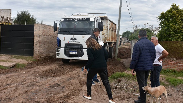 La Concejal Dolores García destacó los trabajos que realizan los equipos Municipales en los Barrios de Villa Angela